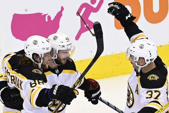 Bruins deliver strong statement in physical Game 1 win over Lightning