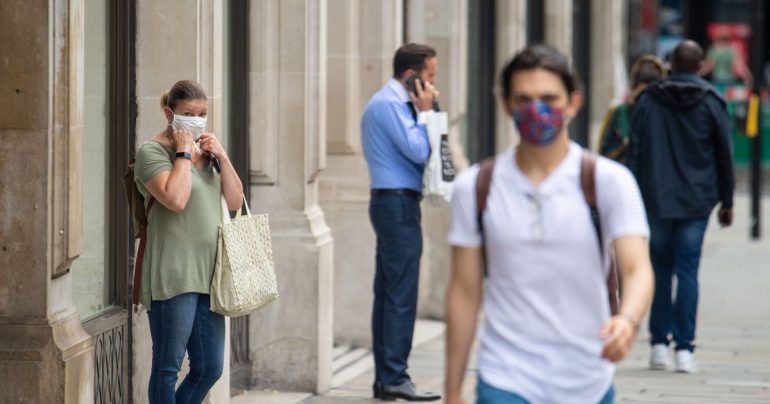 People 'more likely to take risks with social distancing if they're wearing a mask'