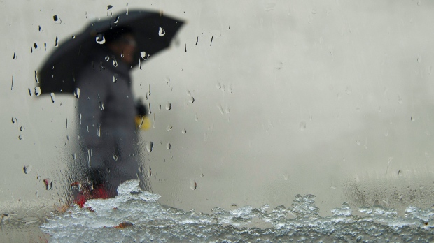 Environment Canada warns of 'abrupt transition to fall' in three provinces this weekend