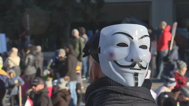 Anti-mask protests show need for better public health messaging, Calgary researcher says