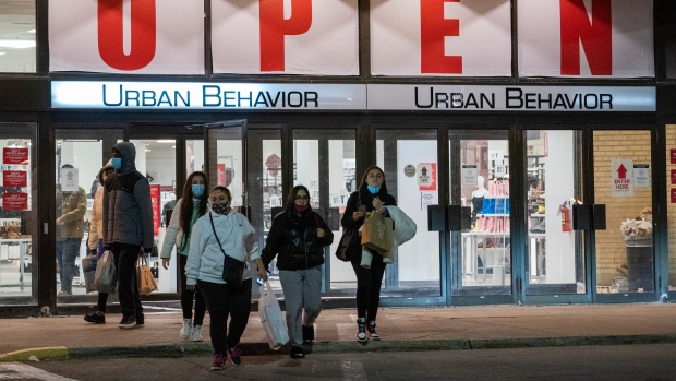 Shoppers flood malls as Toronto lockdown looms