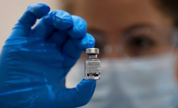 U.K. says people with serious allergies shouldn't take Pfizer vaccine