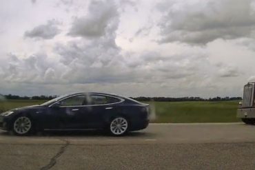 Canada: Tesla driver slept in car - 150 km / h