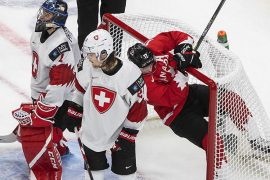 The Swiss collect "stanzeli" against Canada