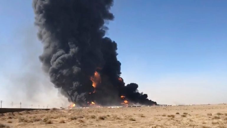 Hundreds of tank trucks explode: flames in an Afghan border town