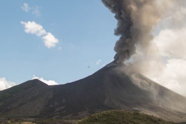 Pacaya: Guatemala volcanic mud and ash
