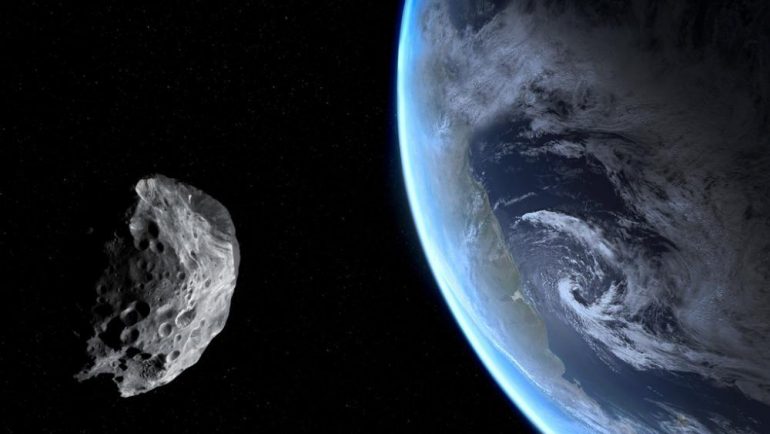 The asteroid flies 124,000 km / h from Earth - it will return in 2052