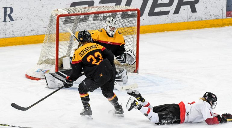 Ice Hockey Picture Gallery: Germany lost their second Test match against Austria at Fusen with 2: 3