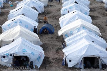 Midwife accuses EU of stigmatizing refugee camps