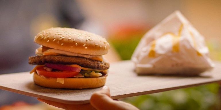McDonald's with new burger packaging - raps also affected