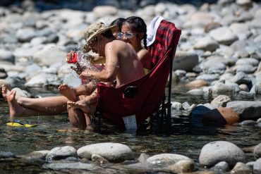 Heat wave sets new temperature record in Canada