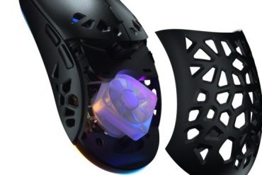 The end for sweaty hands: Perforated mouse even cooler with RGB fan