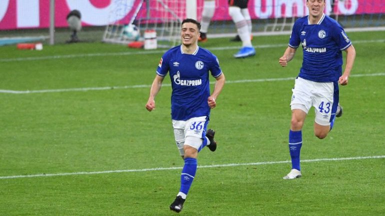 Schalke 04: Youngster takes next step on career ladder