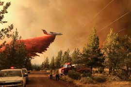 Wildfires in Ontario and Oregon: US officials warn of tornadoes of fire