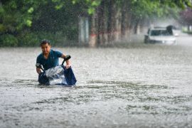 Zhengzhou in China: Heavy floods - Hundreds trapped in subway