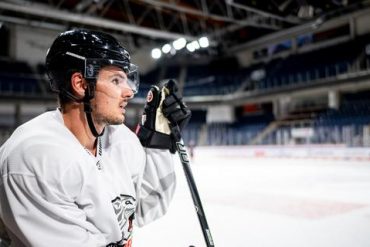 Ice Tigers get second Ustorf - Ice Tigers