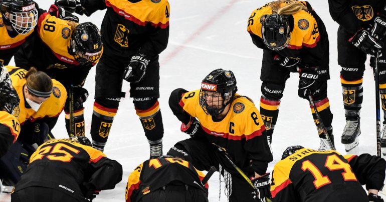 German ice hockey women warm up for Summer World Cup in Canada