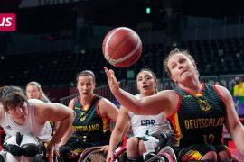 German women in wheelchairs as group winners in quarterfinals
