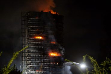 No victims reported: tall building destroyed in fire in Milan