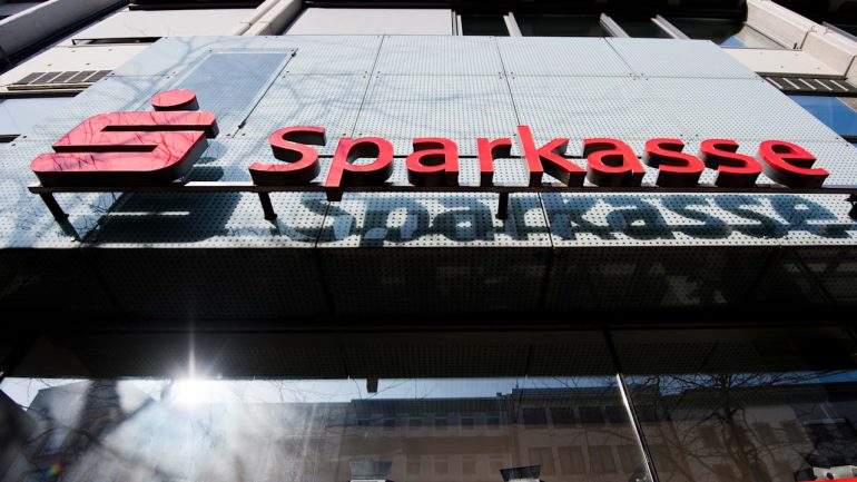 Savers will pay more: Leipziger Sparksey introduces negative interest rates |  regional