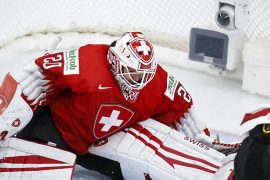 Swiss women have no chance against Canada.  Sports in the country / abroad