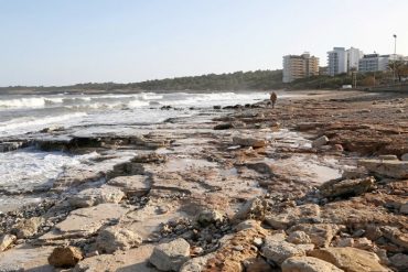 Mallorca: the storm washed away two beaches - the sea turned brown