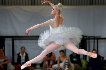 Boston Ballet stands with plaintiff: American ballerina accused of misconduct