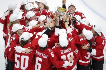 Canadian ice hockey women won the World Cup final against USA.  free Press