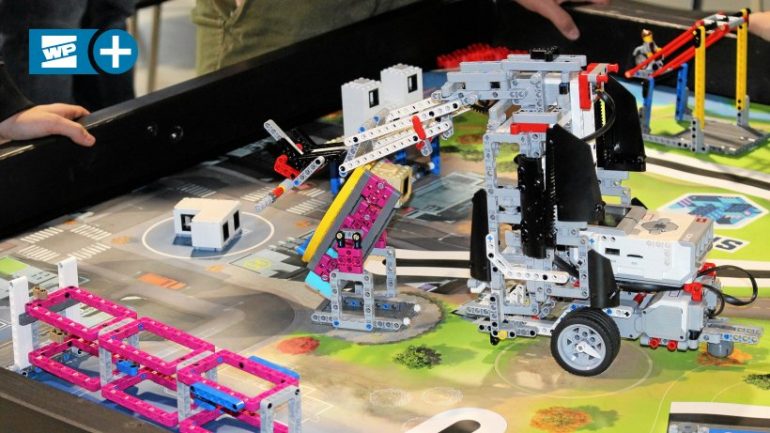 First Lego League Season: With Lego Bricks for Science