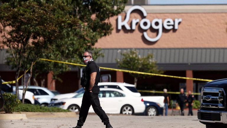 One dead and several injured: Man shoots at US supermarket