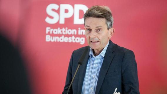Mutzenich: Party leaders and ministers don't work at the same time