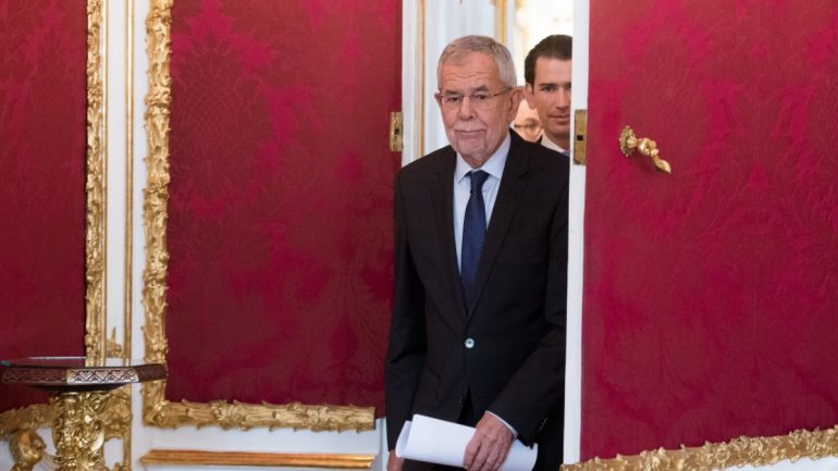 Austria: Van der Belen intervenes in crisis surrounding Chancellor Kurz