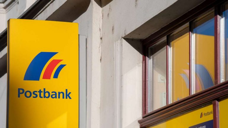 Hundreds of bank branches on the verge of closure - Consequences for customers and employees