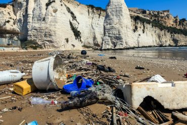 Pollution: the Mediterranean Sea is also full of plastic