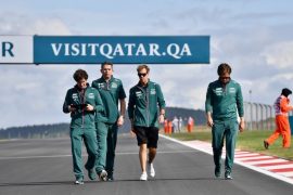 Sebastian Vettel bei der Pistenbesichtigung in der Türkei: Katar erzwingt einen intensiven WM-Plan 2022