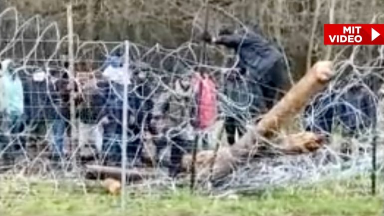With axes and stones: migrants storm the border with Poland - foreign news