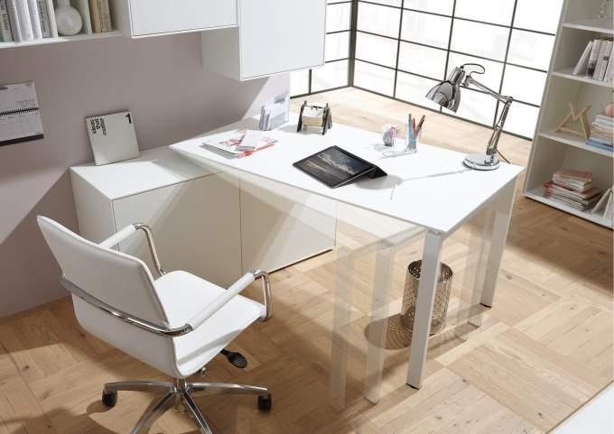 A white extension table.