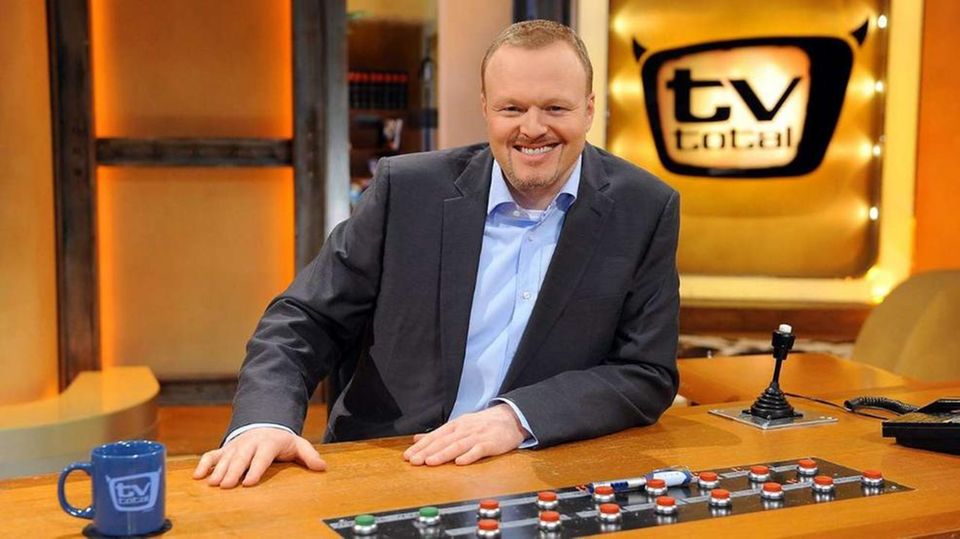 "total tv" Celebrates the return: "total tv" On March 8, 1999, former Viva presenter Stefan Raab went together for the first time. "total tv" to broadcast.  The entertainment show, which has been running four times a week since February 2001, is considered the longest running late night show on German television.  In the 2011/12 season, Raab brought an average of eleven percent of the ad-relevant target group ages 14 to 49 in front of the TV set – and thus averaged previous years.  Since 2012, things have not gone as smoothly.  The format was discontinued at the end of 2015.  celebrate well "total tv" Returning with a new presenter: Comedian Sebastian Puffpuff will move through the show starting November 10, 2021.