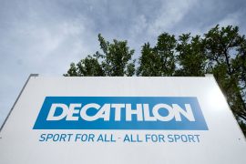 Decathlon reacts to refugee accidents in the English Channel: kayak sales halted
