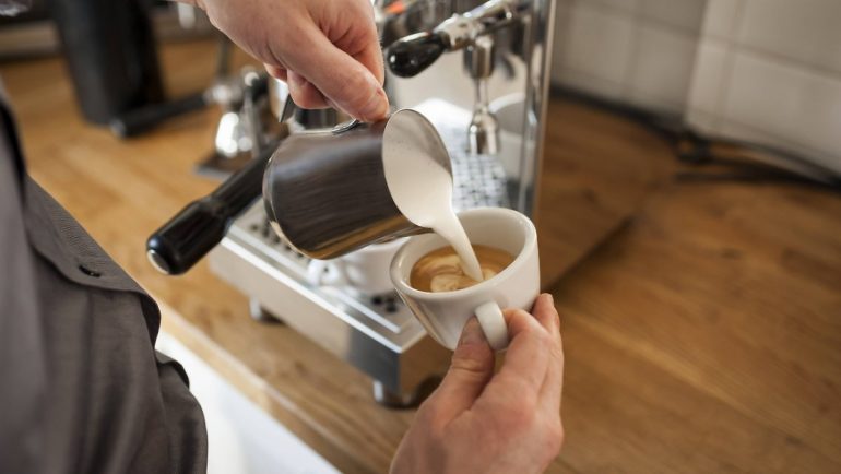 Portafilter in the test: This affordable coffee machine is convincing