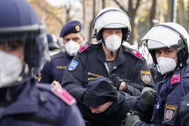 Thousands protest in Vienna - Opponents of lockdown attacked police officers - arrested!  - News