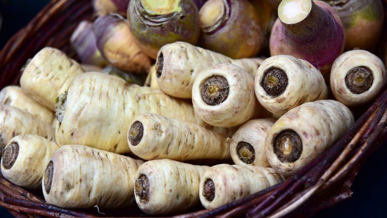 4 Things Happen When You Eat Parsnips Everyday