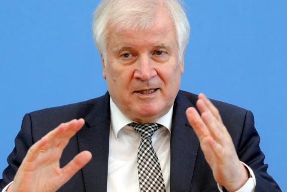 No entry into Germany: Seehofer's strong rejection of refugees