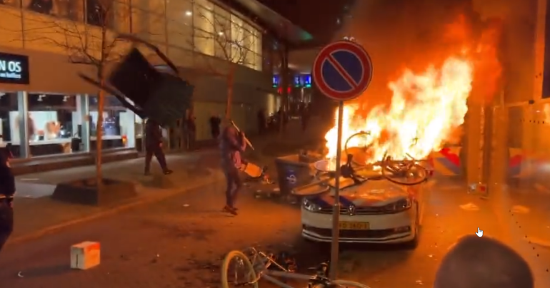 Serious riots in Rotterdam, police fired