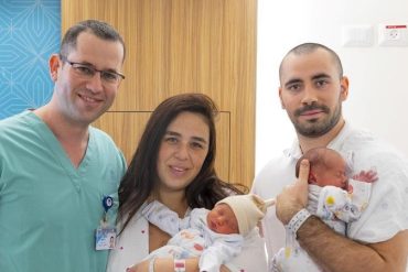 Science - Israeli with twins in two wombs - Knowledge