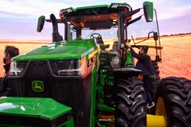 Revolution in the field - now even drive tractors without driver - Economy