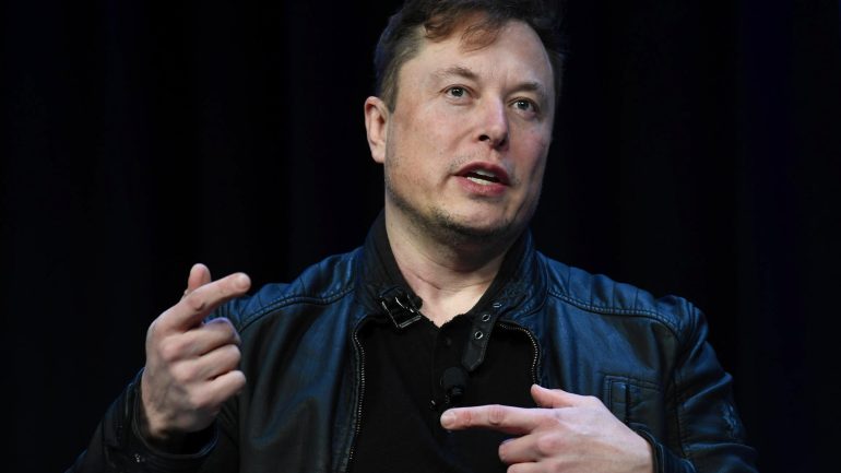 Elon Musk considers his own social network: "think seriously"