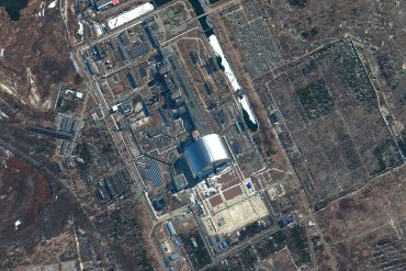 'Impossible to control': new fire at Chernobyl site