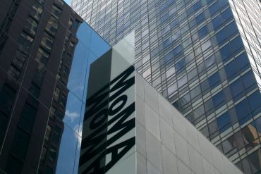 Knife attack in New York City: The world famous MoMA .  man stabbed two women in