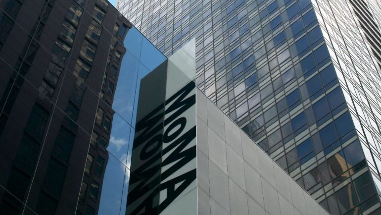 Knife attack in New York City: The world famous MoMA .  man stabbed two women in